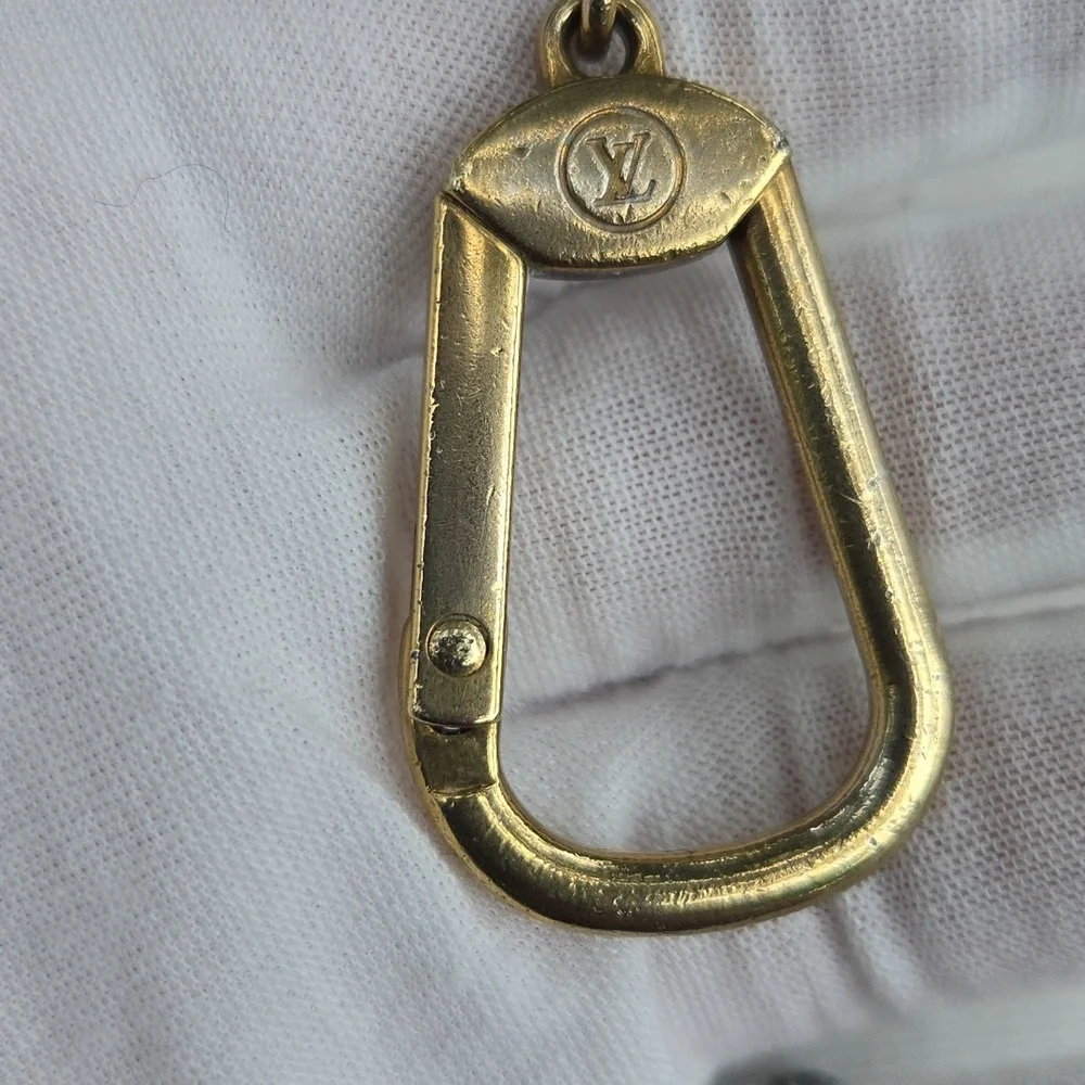 Louis Vuitton Vernis Key Ring Pouch Gold - Picture 15 of 17